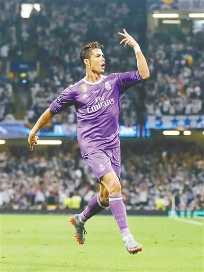 更展示了他 更展示了他